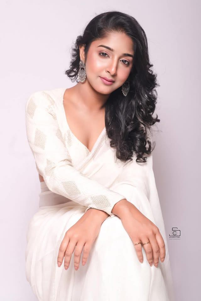 কালো না ফর্সা-- কিসে খুশি স্বস্তিকা ঘোষ?