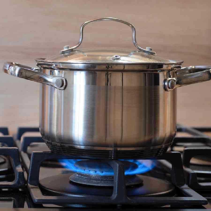 Tips to clean Gas Stove Burners for saving money dgtl