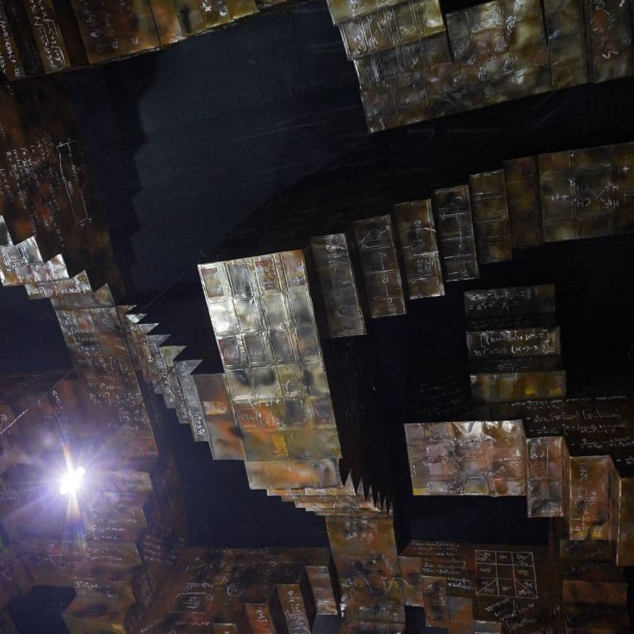 মণ্ডপ সাজাতে ব্যবহার হচ্ছে লোহা, টিনের শিট আর প্লাইউড। 