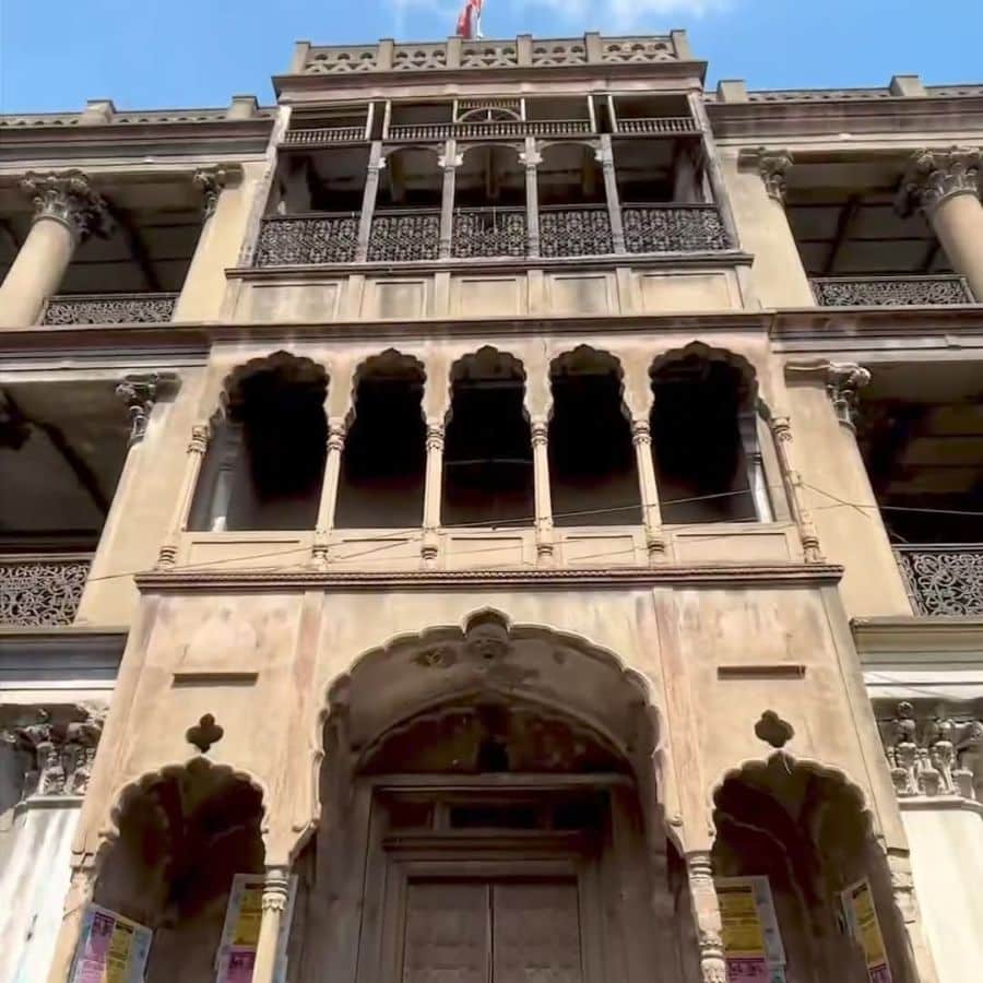 নিজস্ব চিত্র