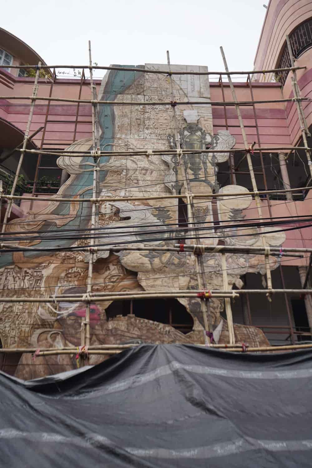 ৫। দেখতে দেখতে ৮০ বছর পার করল এই পুজো কমিটি। এই বছর সেই ১৯৪৬ সালেই ফিরে গেল এই দুর্গোৎসব। সমাজসেবী সংঘের এই বছরের ভাবনা ‘পথের পাঁচালী ১৯৪৬’।  