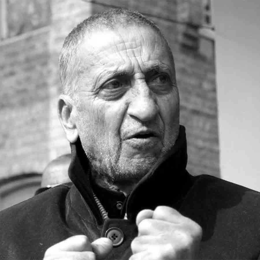 Former CM of Kashmir and his team was house arrested after former Hurriyat chief Abdul Gani Bhat death