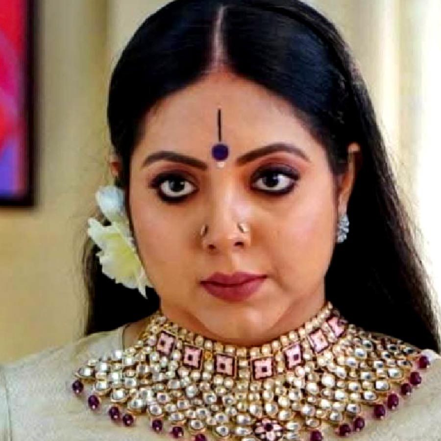 Actress Sreemoyee Chattoraj cannot control her calm after seeing negative comment on social media dgtl