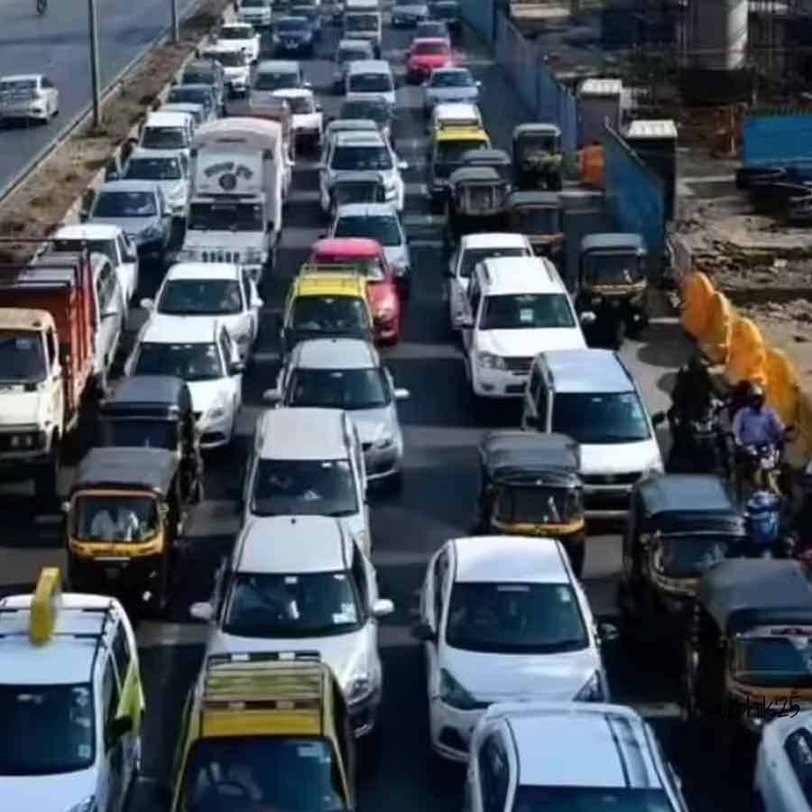 Ambulance stuck in traffic jam for five hours, patient died on road dgtl