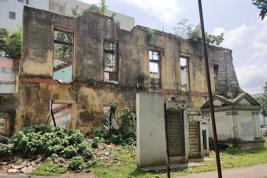 History of the old radio station at Garstin place and the origin of the famous radio programme Mahishasuramardini