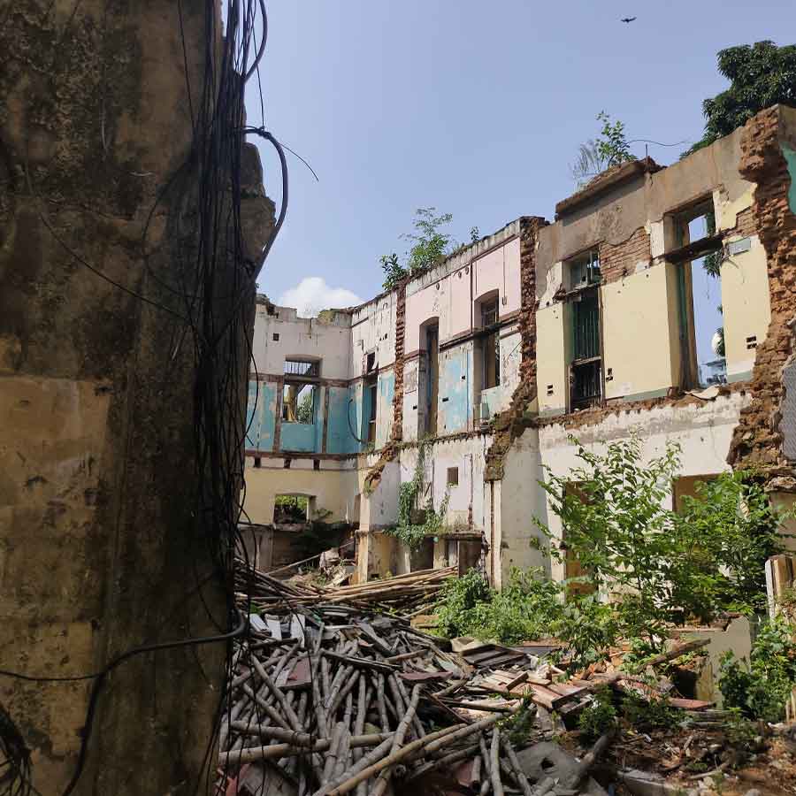 History of the old radio station at Garstin place and the origin of the famous radio programme Mahishasuramardini