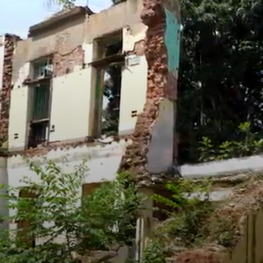 History of the old radio station at Garstin place and the origin of the famous radio programme Mahishasuramardini