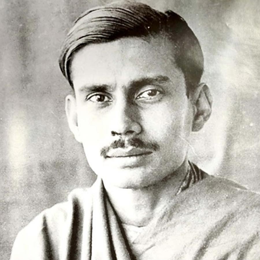 History of the old radio station at Garstin place and the origin of the famous radio programme Mahishasuramardini