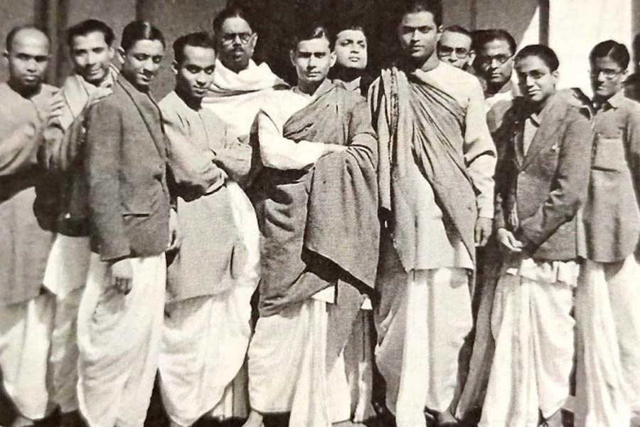 History of the old radio station at Garstin place and the origin of the famous radio programme Mahishasuramardini