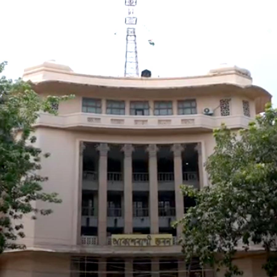 History of the old radio station at Garstin place and the origin of the famous radio programme Mahishasuramardini