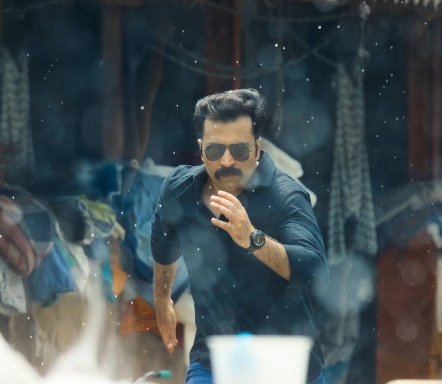 ধোবিঘাটে অ্যাকশন দৃশ্যে আবীর চট্টোপাধ্যায়।