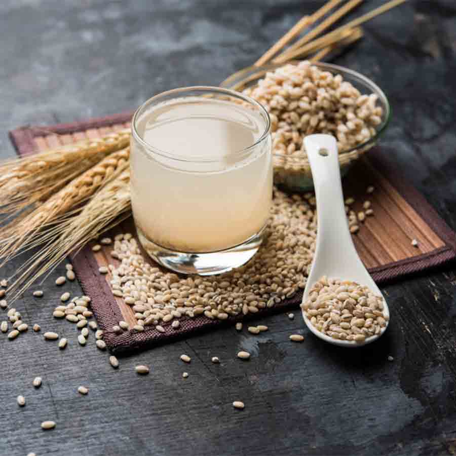 Explore different grains and alternative flours and know about their qualities