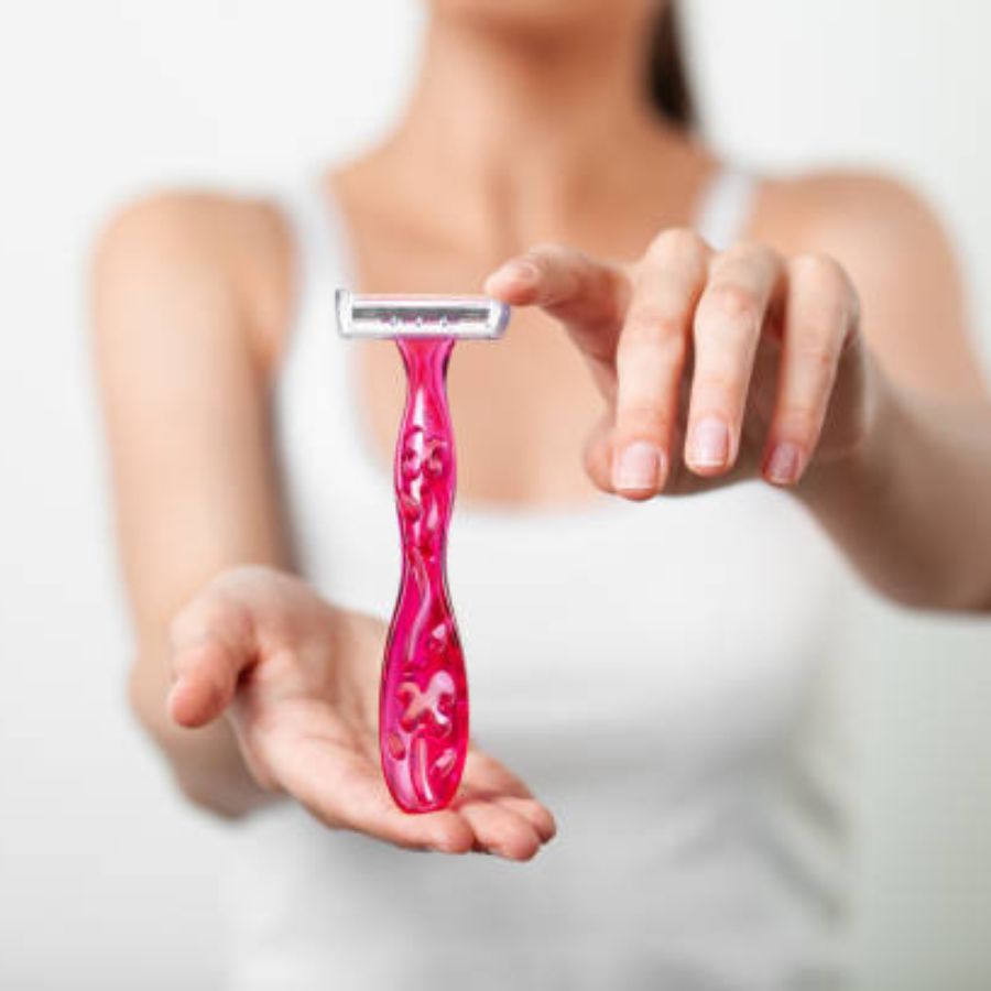 Side Effects of Using Razor Instead of Waxing for hair removal dgtl