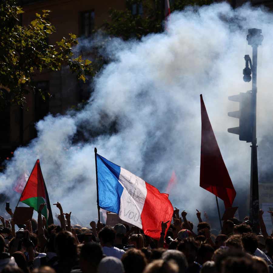 Emmanuel Macron may show evidence to court to prove his wife is not a man