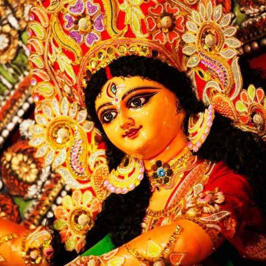 Why Mahalaya Marks the Transition from Pitru Paksha to Devi Paksha dgtl