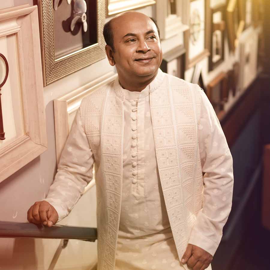 Tollywood actor Anirban Chakrabarti in pujo look dgtl