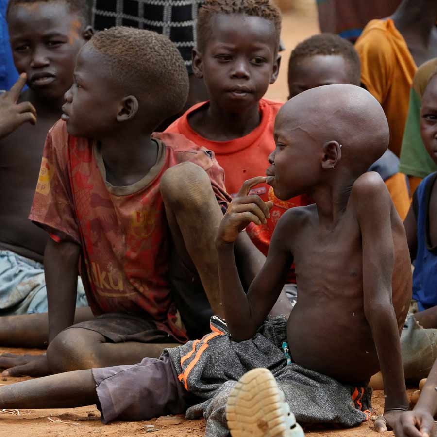 Starving children are compelled to eat animal feed in Sudan dgtl