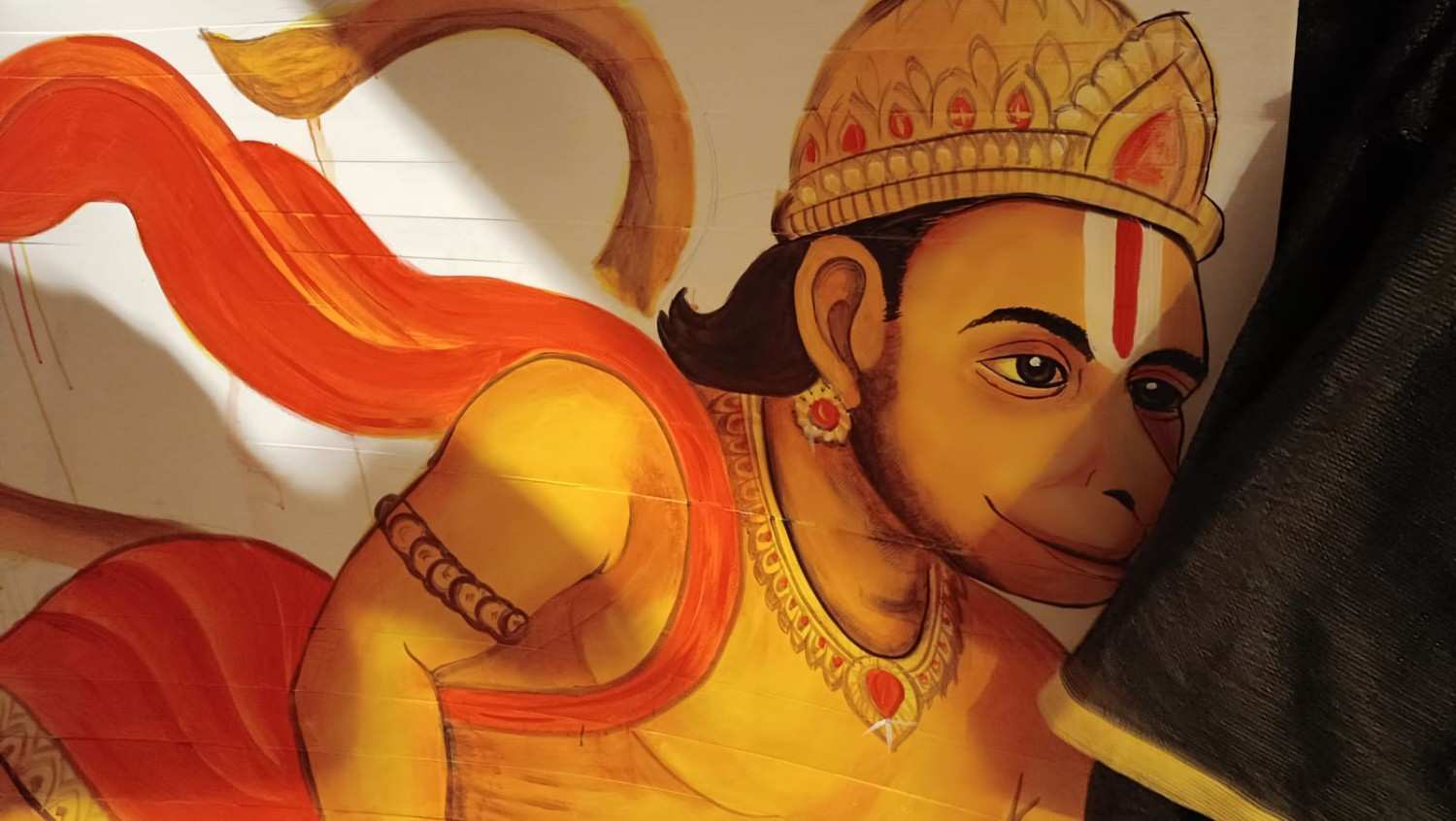 এ ছাড়াও আলোকসজ্জার উপরে বাড়তি গুরুত্ব দেওয়া হয়েছে। 