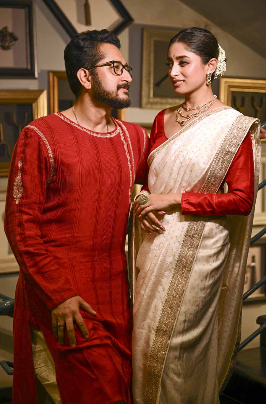 Parambrata Chatterjee and Ishaa Saha decked up for Durga Puja fashion shoot