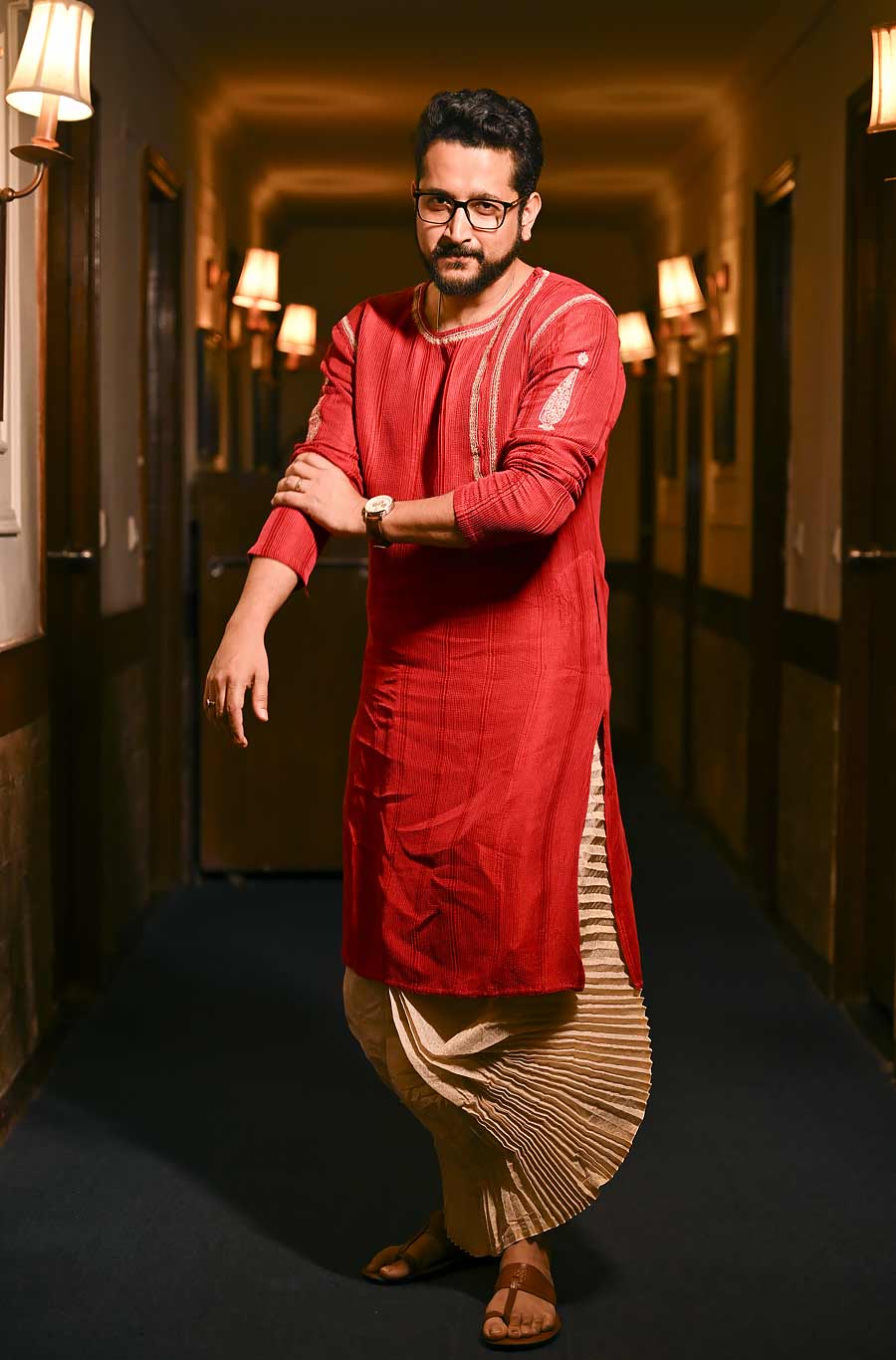 Parambrata Chatterjee and Ishaa Saha decked up for Durga Puja fashion shoot