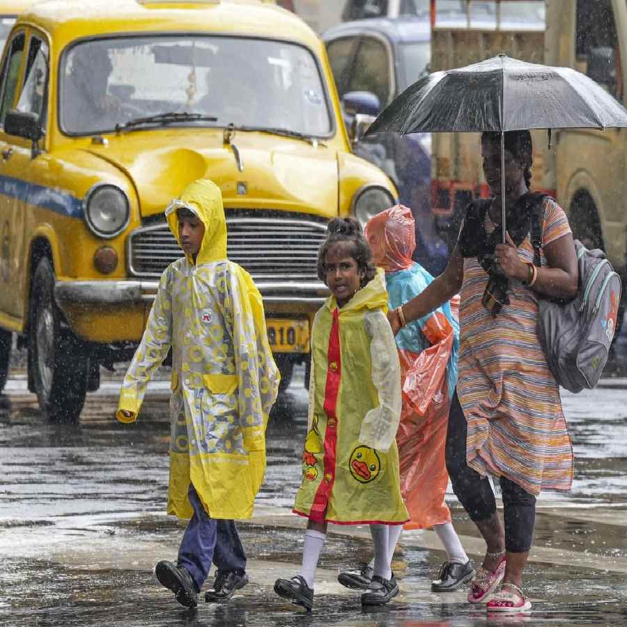 Rain forecast in parts of South Bengal ahead of Durga Puja dgtl