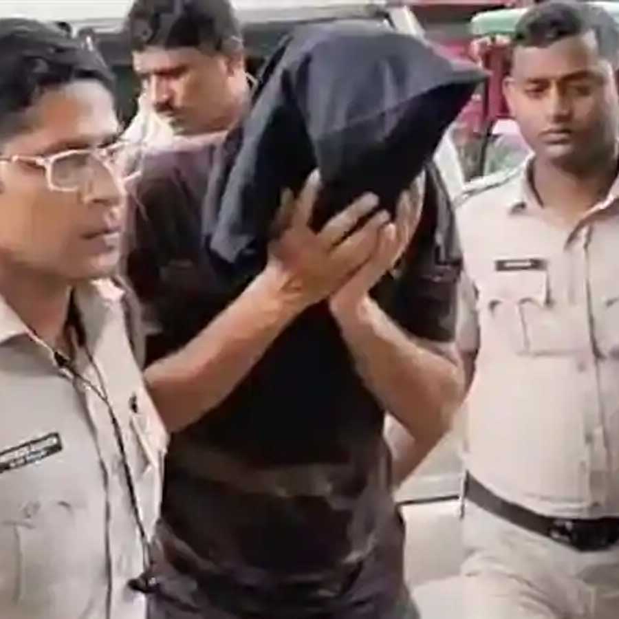 Lawyer withdraws from case against school teacher arrested in Birbhum student's death dgtld