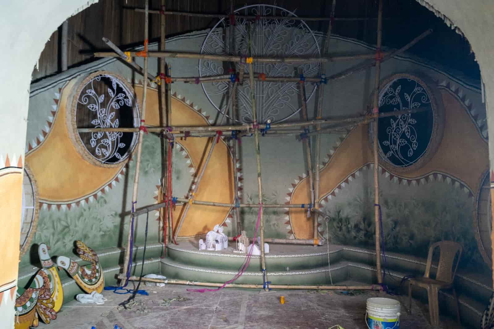 এই ক্লাব এ বার ৮৪ বছরে পা রাখল। আর তাঁদের এ বারের থিম ‘মুখা’। 