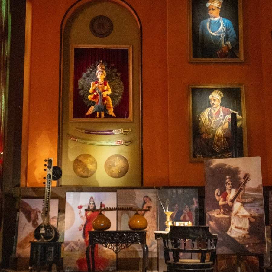 ভাবনা ও রূপায়নে দীপ দাস ও ইশিকা চন্দ্র।