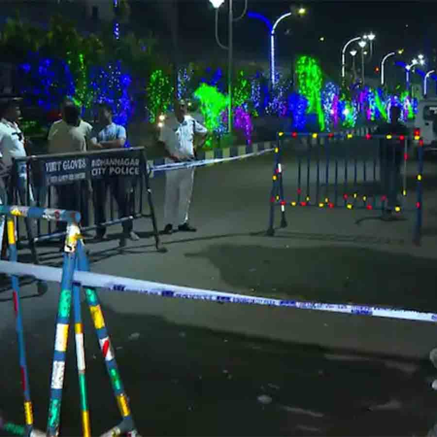 Road Accident at Eco Park, a police constable died dgtl