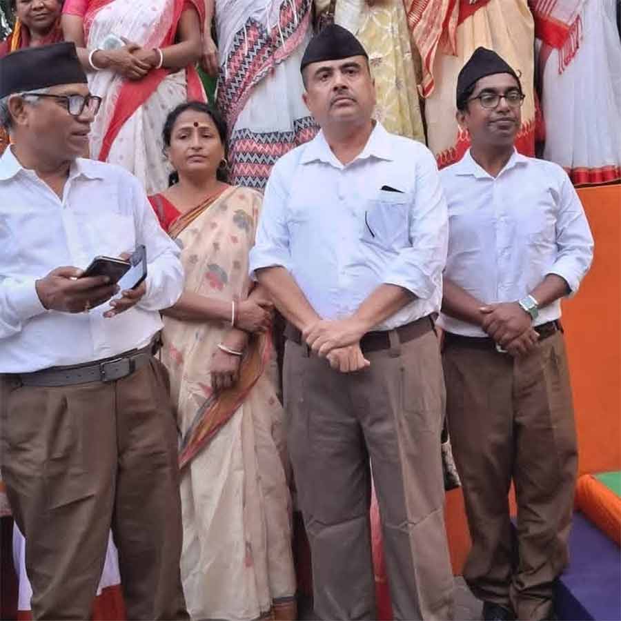 কাঁথিতে আরএসএসের কর্মসূচিতে বিরোধী দলনেতা শুভেন্দু অধিকারী। 