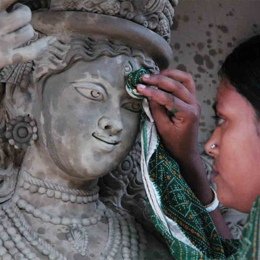 অসীম মঙ্গলে মিলিল মাধুরী।