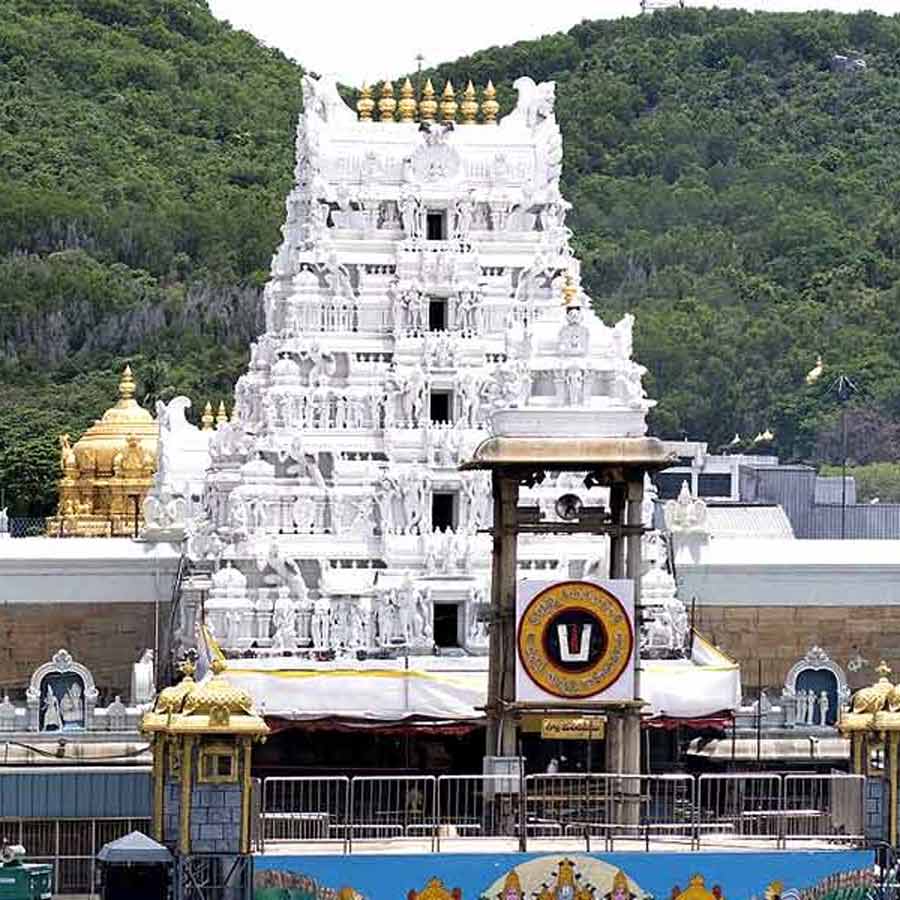 Andhra Pradesh BJP leader Bhanuprakash Reddy alleges theft of money from Tirupati temple's donation box