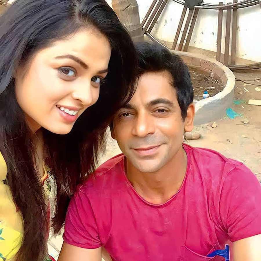 Sunil Grover’s wife Aarti Grover.