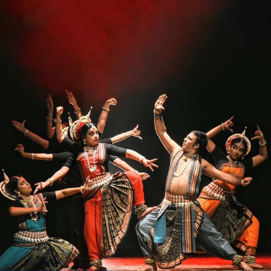 How Dona Ganguly And Her Diksha Manjari Celebrate Durga Puja 2025 dgtl