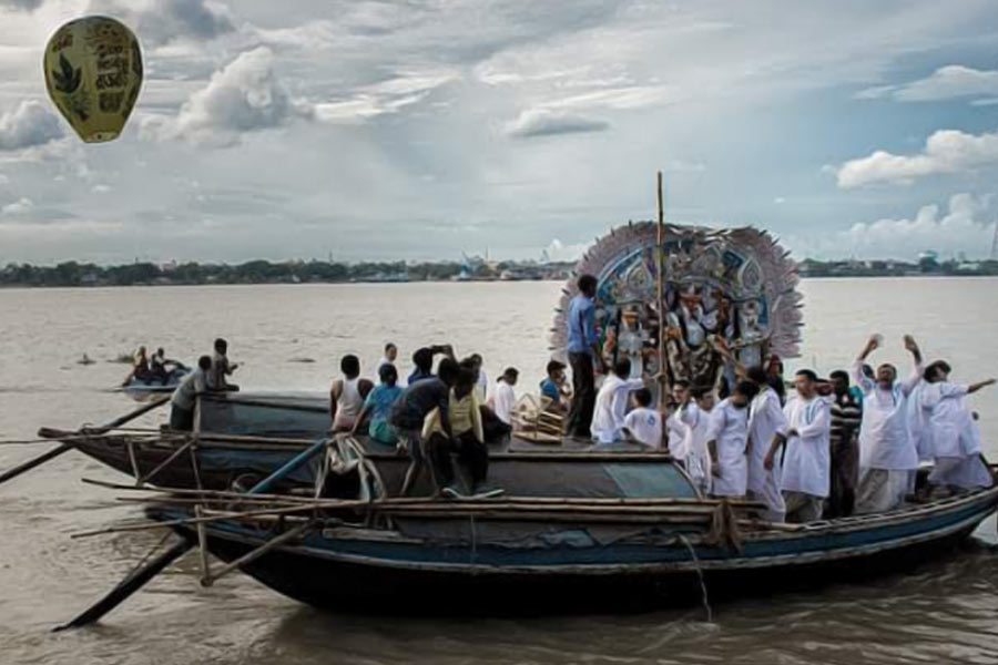 The traditional Shobhabazar Rajbari Durga Puja of Kolkata is known for its many special aspects