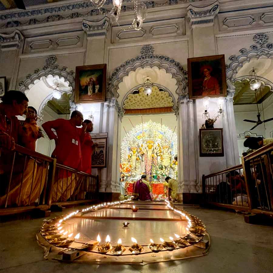 The traditional Shobhabazar Rajbari Durga Puja of Kolkata is known for its many special aspects