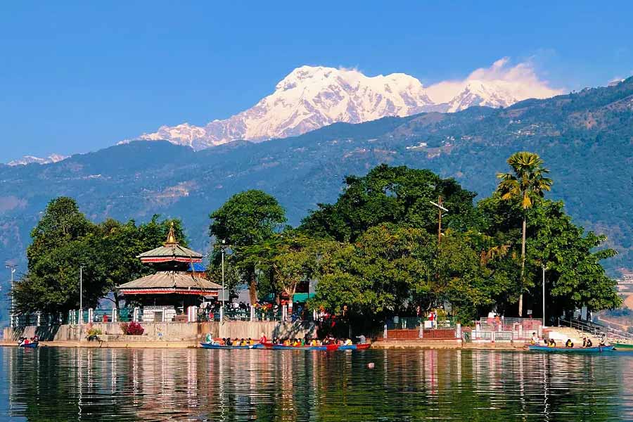 নেপালের সৌন্দর্যের টানে প্রতি বছর এ রাজ্য থেকে বেড়়াতে যান অনেকেই। 