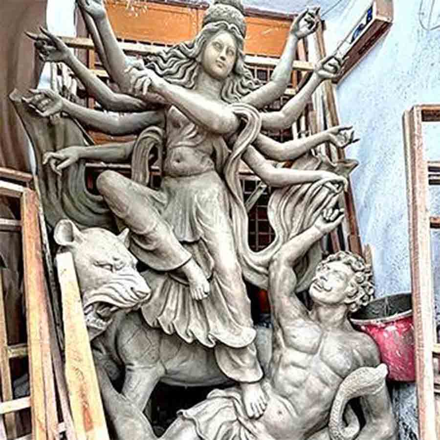This time theme Durga Puja has been planned in New Delhi