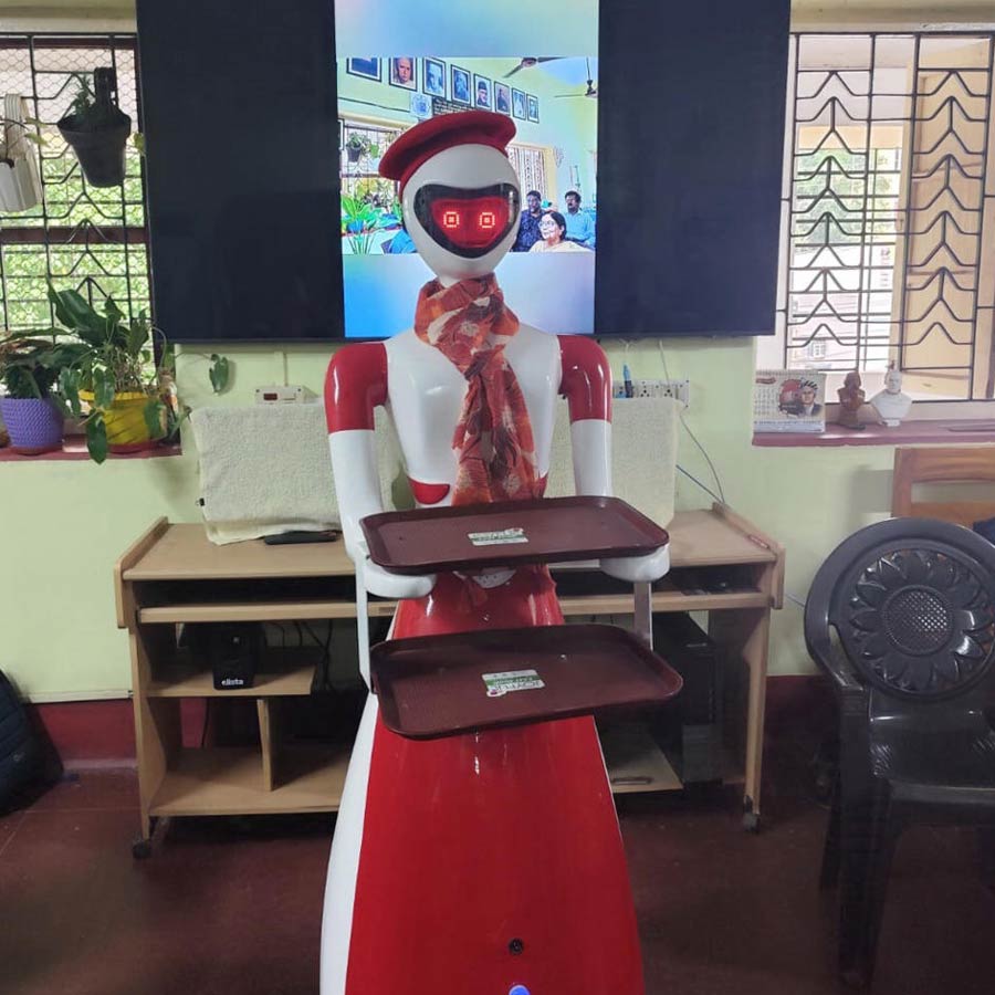 Due to Group D staff crisis, a school recruited a robot in Kalyani