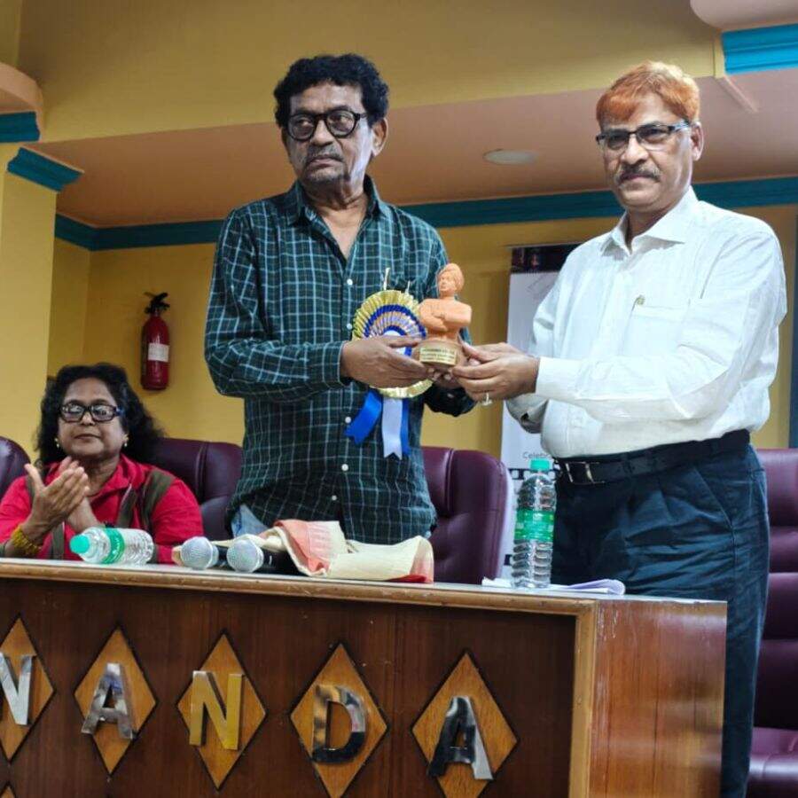 উপস্থিত ছিলেন পরিচালক গৌতম ঘোষ।