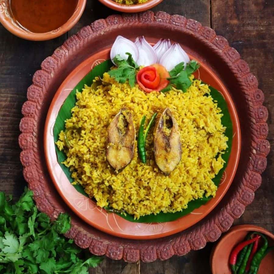 How to cook Authentic Hilsa Khichuri for Special Occasions on Rainy Days dgtl
