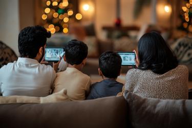 অতিরিক্ত বৃষ্টি হলে ঠাকুর দেখার পরিকল্পনা বাতিল করে কোথাও বা কারও বাড়ি বসে আড্ডা দেওয়ার পরিকল্পনা করতে পারেন। কিংবা সিনেমাও দেখতে যেতে পারেন। 