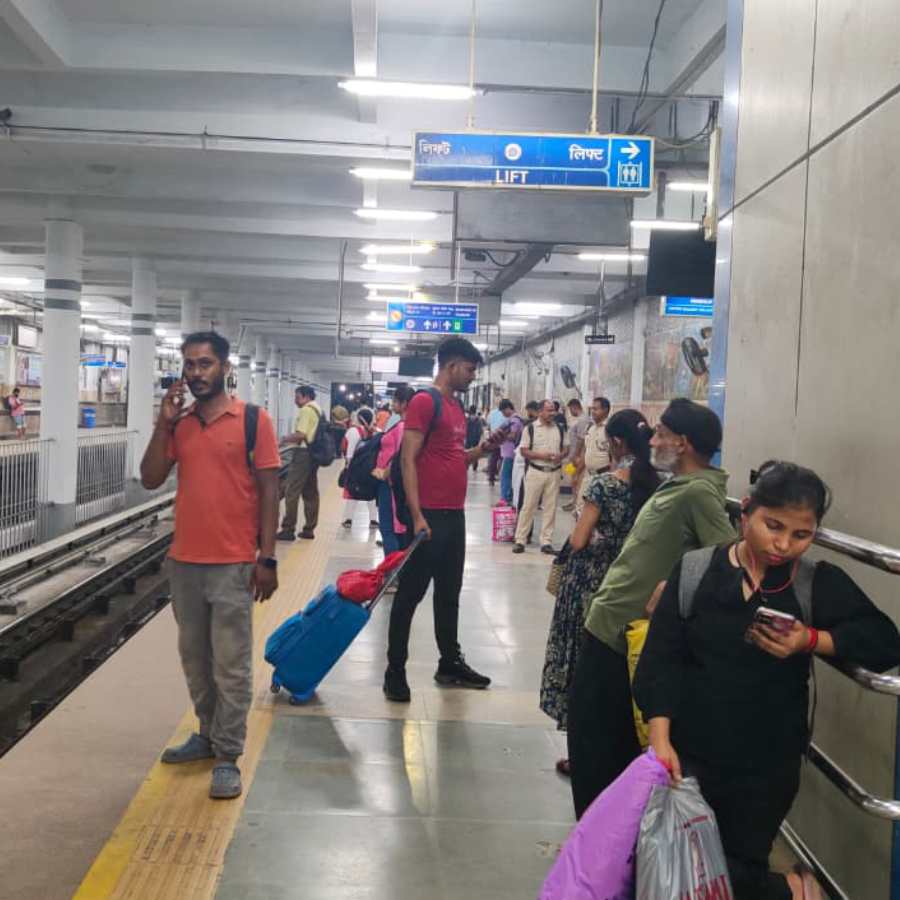 Kolkata Metro\\\'s Blue Line service irregular, claim passengers