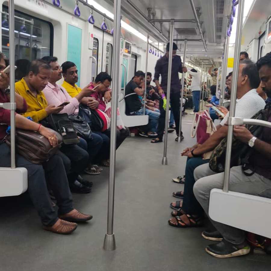 দর্শনার্থীদের ঢল নামাতে পারে।