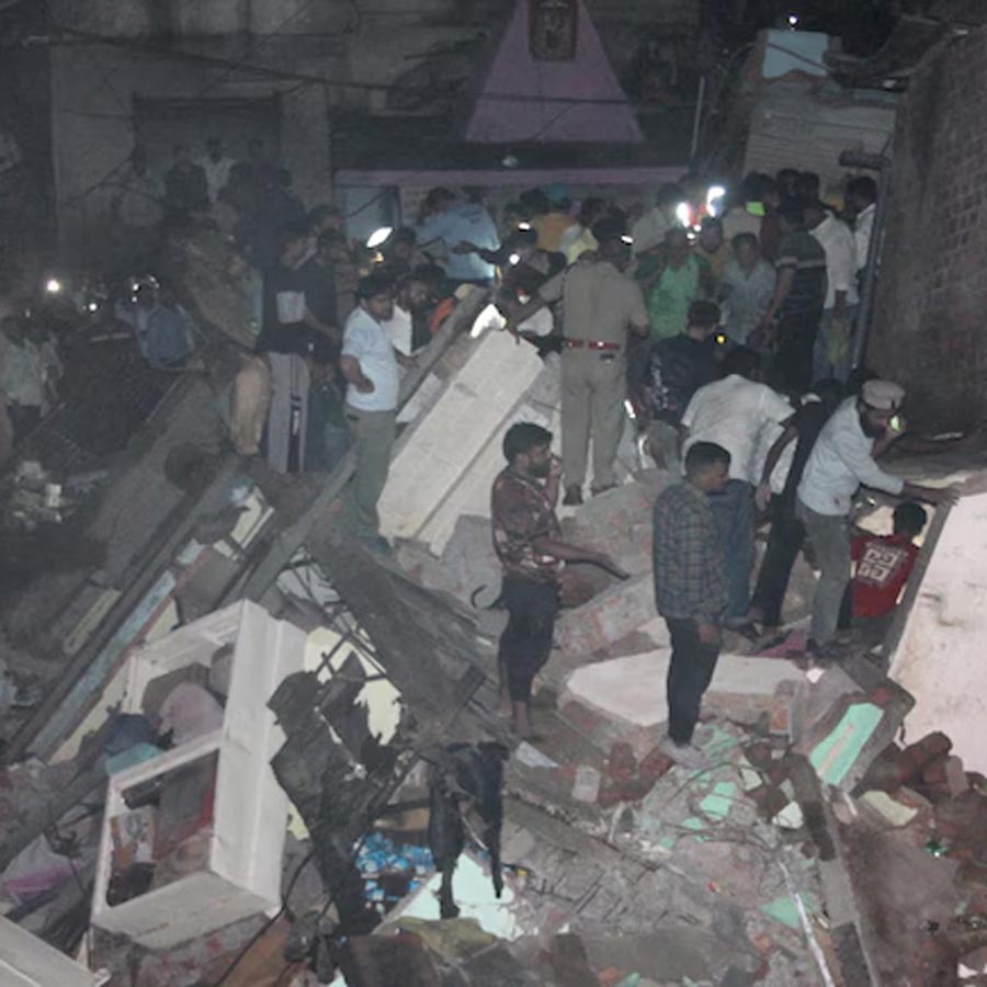 A few killed and and injured after sudden building collapse in Indore