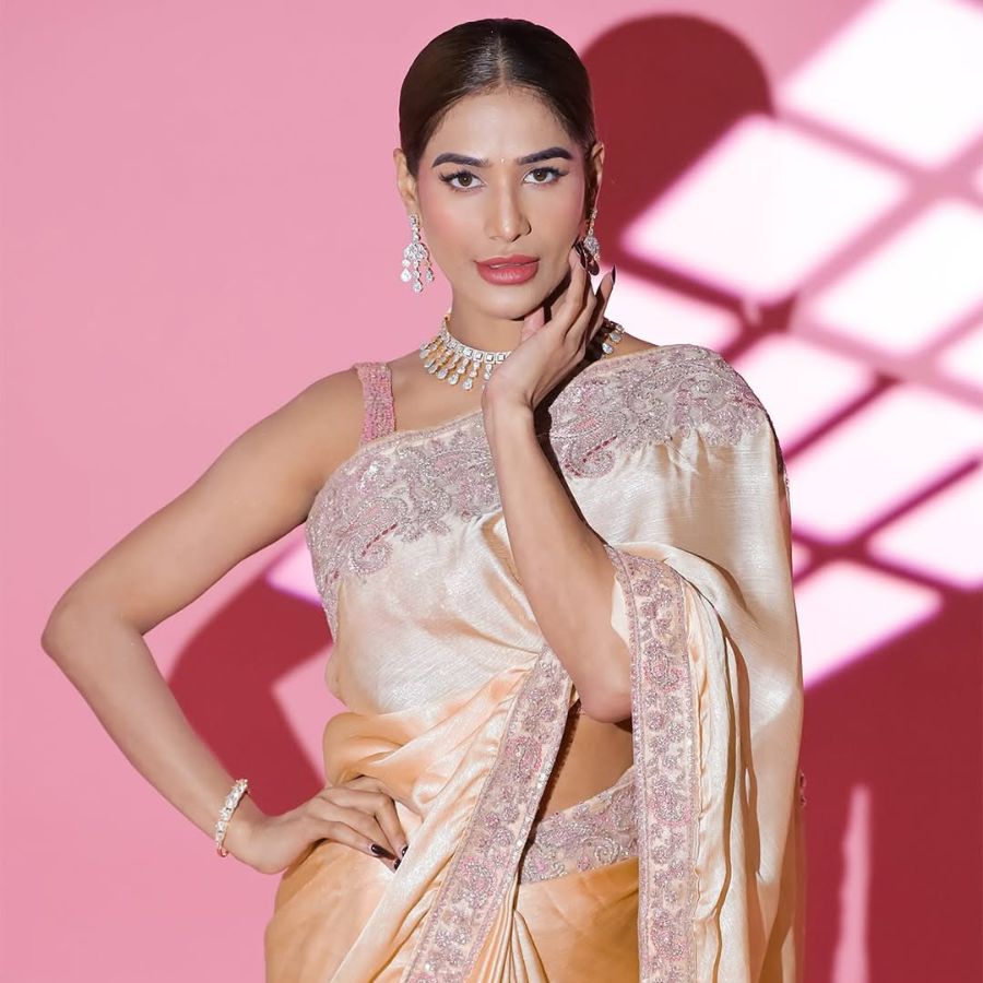 Delhi's Ramleela Committee Drops Actor Poonam Pandey From Playing Mandodari's Role dgtl