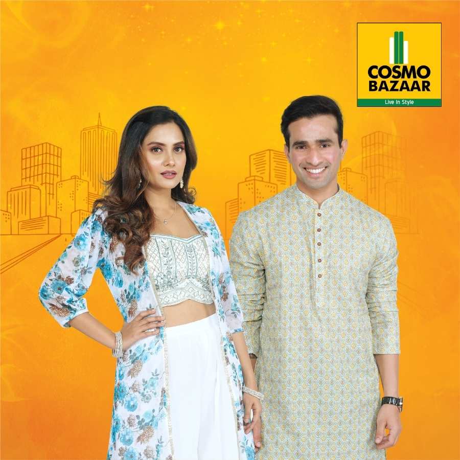 সপ্তমীর সাজে নিজেকে সাবেকি পোশাকে সাজিয়ে তুলতে পারেন। 