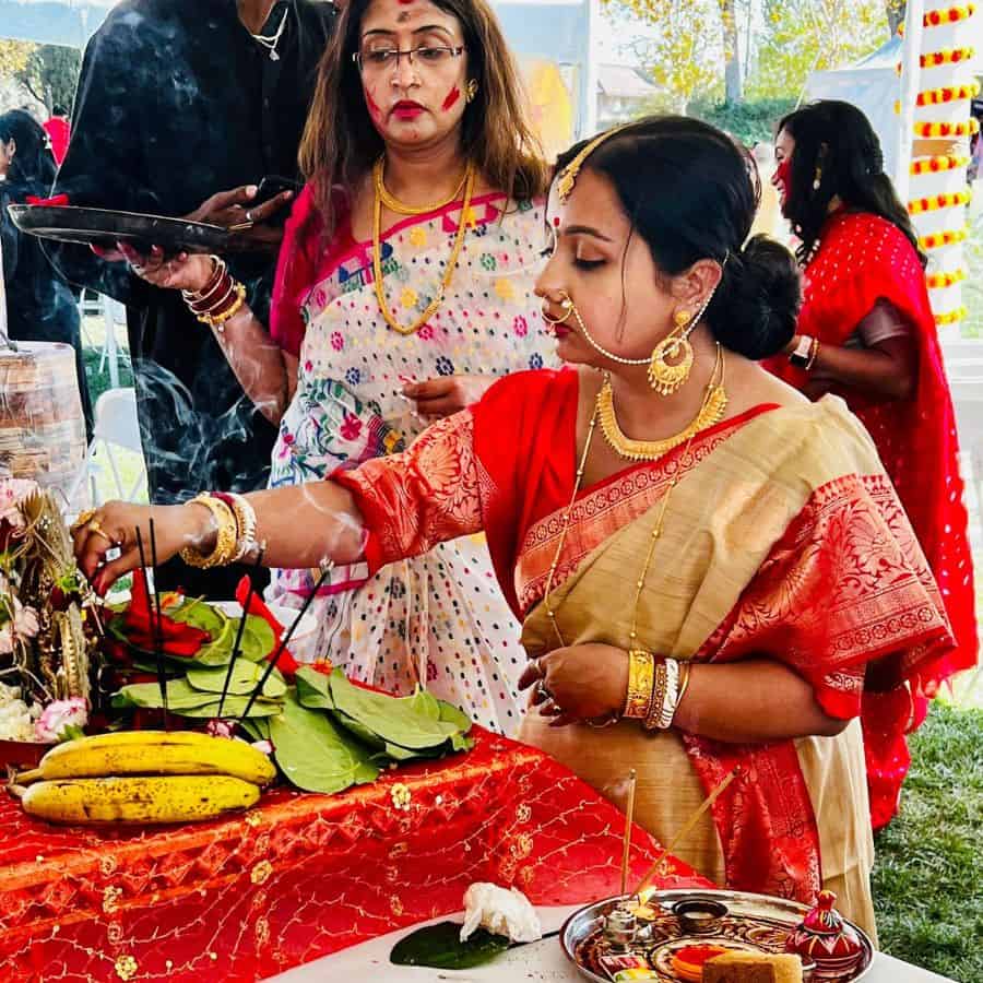 ৩। ‘পূর্বা’র দ্বারা আয়োজিত এই দুর্গাপুজো যেন সেখানে উপস্থিত প্রতিটা প্রবাসী বাঙালি এবং অবাঙালিদের ঘরে পুজো। 