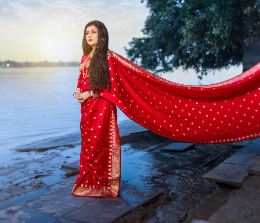 অনেক বছর পরে পুজোর শুটিংয়ে দেবশ্রী রায়।