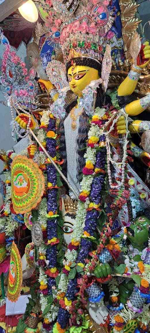 আইনজীবী হিসাবে যথেষ্ট প্রভাব ও প্রতিপত্তি ছিল শ্যামলধনের। এই বাড়ি আজও তাই শ্যামলধন দত্তের বাড়ি নামেও সমান জনপ্রিয়।